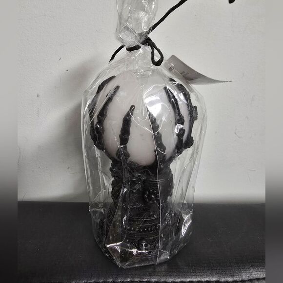 New Halloween Hand Wrapped Ball with Bleeding Red Candle, Зх5 - Picture 2 of 4